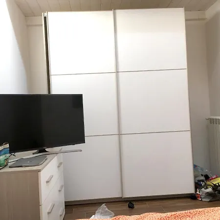 Cozy House In With Private Garden 度假居 *