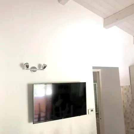 Cozy House In With Private Garden Holiday home *