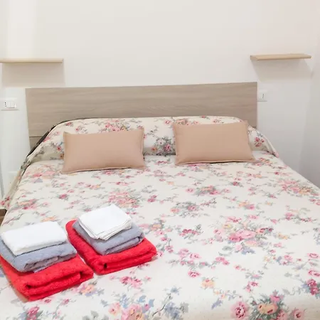 Cozy House In With Private Garden Hébergement de vacances *