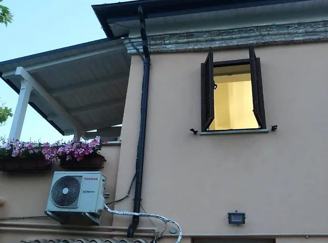 Cozy House In With Private Garden