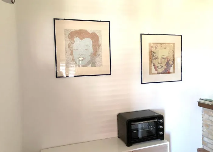 Σπίτι διακοπών Cozy House In With Private Garden *