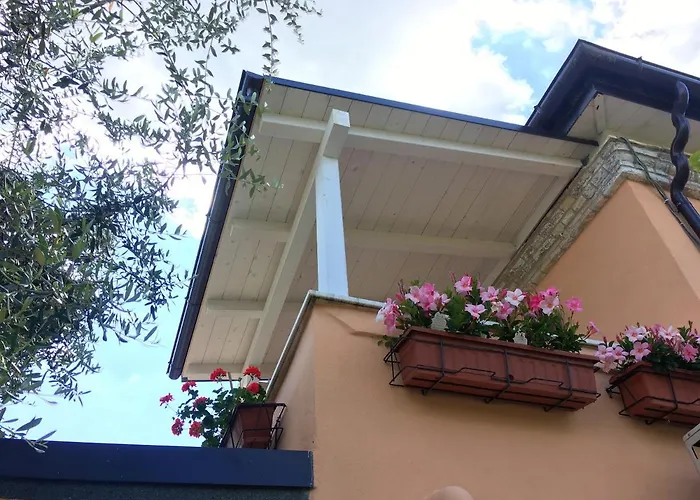 Cozy House In With Private Garden